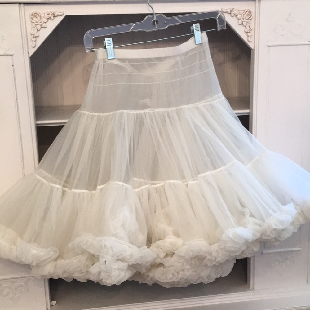 Malco modes full petticoat